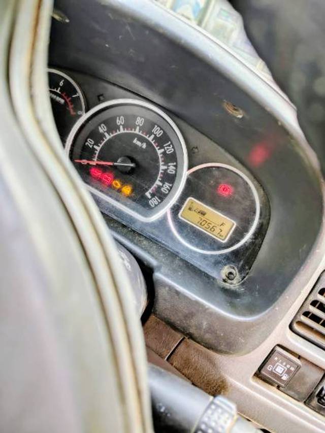 https://images10.gaadi.com/usedgaadi-sellcar/UsedCar/e5d67145a/85133fa6-632a-4064-bce1-710cb2edff46.jpg?imwidth=6401