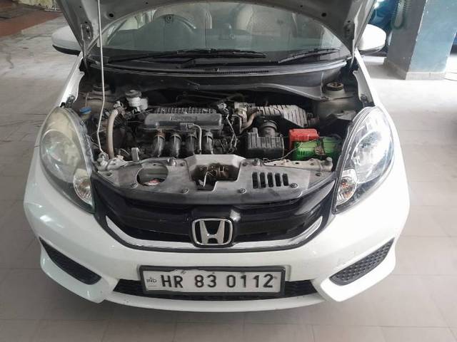 https://images10.gaadi.com/usedgaadi-sellcar/UsedCar/e5d6d020a/47dc5dbc-ebfb-4e80-8536-bb1647b37a0a.jpg?imwidth=6402