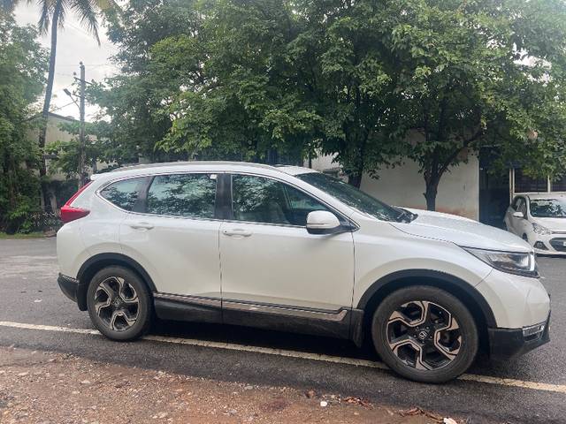 https://images10.gaadi.com/usedgaadi-sellcar/UsedCar/e5d707f7a/9741a235-d9e7-46aa-82a1-b5e53d87ec61.jpg?imwidth=6401
