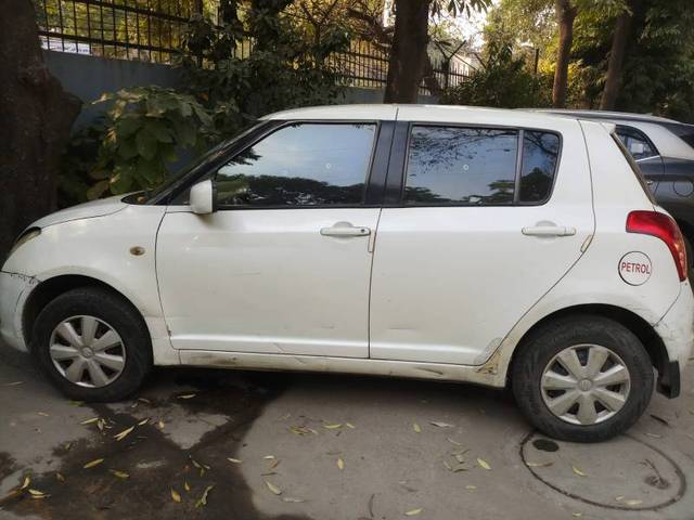 https://images10.gaadi.com/usedgaadi-sellcar/UsedCar/e5d70e8ba/a5e3456f-5b14-47c1-b1ad-353e1bce23b7.jpg?imwidth=6402