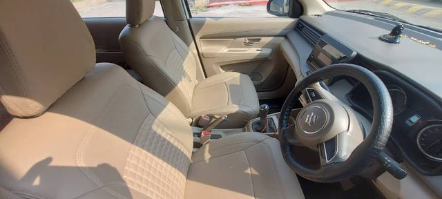 https://images10.gaadi.com/usedgaadi-sellcar/UsedCar/e5d739cca/d13518f7-a162-4d9f-a152-dce84a4681a0.jpg?imwidth=6401