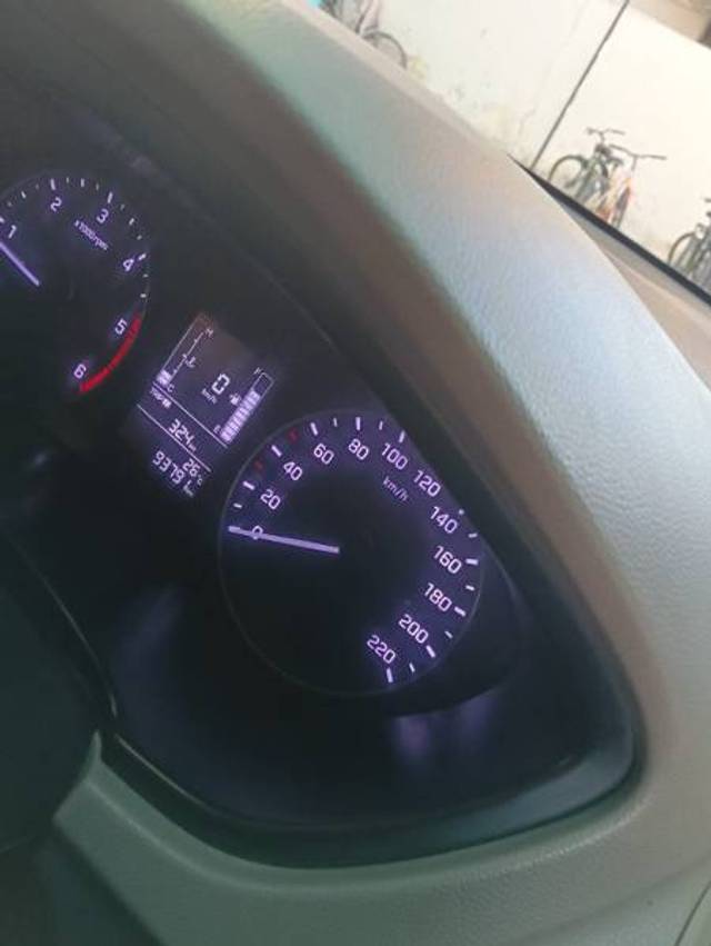 https://images10.gaadi.com/usedgaadi-sellcar/UsedCar/e5d74264a/c762a96b-a38c-46c3-801d-bd1cdf7cc002.jpeg?imwidth=6401