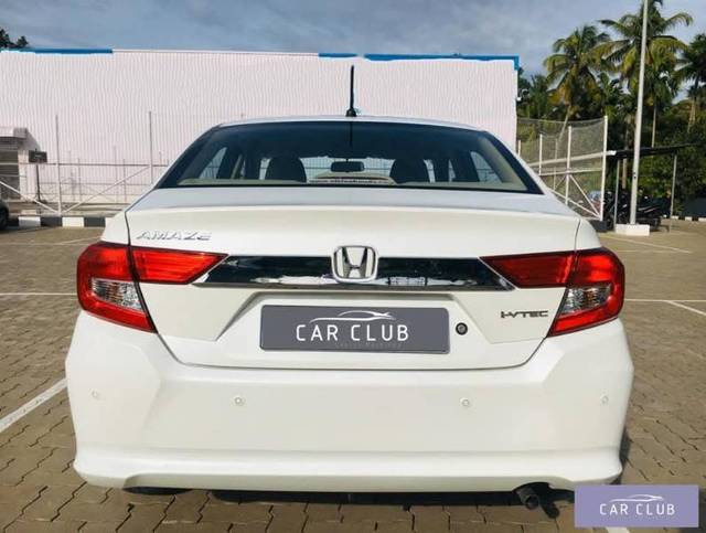 https://images10.gaadi.com/usedgaadi-sellcar/UsedCar/e5d76802a/b3ac8af2-c55d-4bd8-bc7d-3712f8a9b3b0.jpg?imwidth=6401