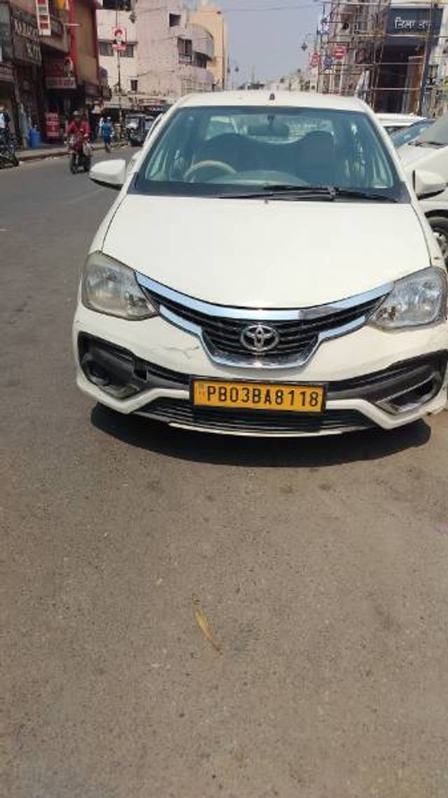 https://images10.gaadi.com/usedgaadi-sellcar/UsedCar/e5d77b9da/0cbd574a-65f5-4215-a1ae-dac915f08e5e.jpeg?imwidth=6400