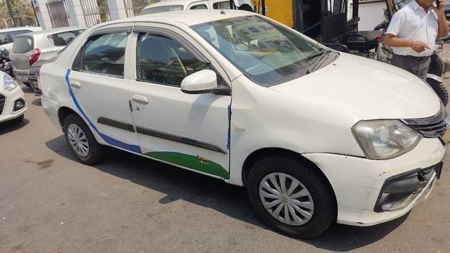 https://images10.gaadi.com/usedgaadi-sellcar/UsedCar/e5d77b9da/9d32f8a7-e546-4e15-87cf-f8c8654662ca.jpeg?imwidth=6401