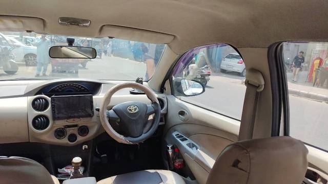 https://images10.gaadi.com/usedgaadi-sellcar/UsedCar/e5d77b9da/d2f529e1-3d6d-49ca-a1fa-725a83ccbe22.jpeg?imwidth=6402