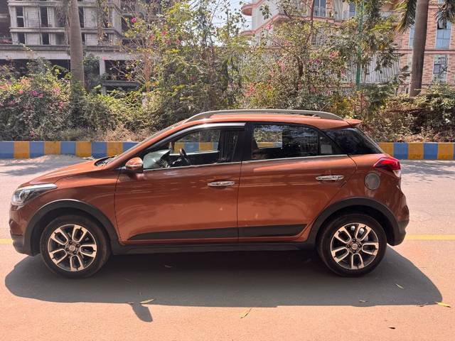 https://images10.gaadi.com/usedgaadi-sellcar/UsedCar/e5d794dea/cffec5bb-1e22-4fd8-b7a7-802684e80121.jpeg?imwidth=6402