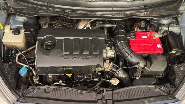 https://images10.gaadi.com/usedgaadi-sellcar/UsedCar/e5d7b973a/d65df54a-474e-4036-9461-21dbaaed7e9d.jpg?imwidth=6400