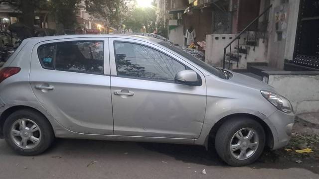 https://images10.gaadi.com/usedgaadi-sellcar/UsedCar/e5d7c415a/6e453e5e-8854-4791-a780-5e51af97b7ed.jpg?imwidth=6401