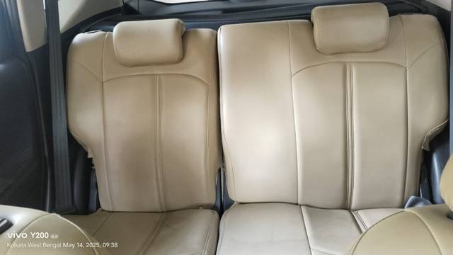 https://images10.gaadi.com/usedgaadi-sellcar/UsedCar/e5d7c480a/e341f254-43c0-4c8c-9082-f45d73e821f3.jpeg?imwidth=6401
