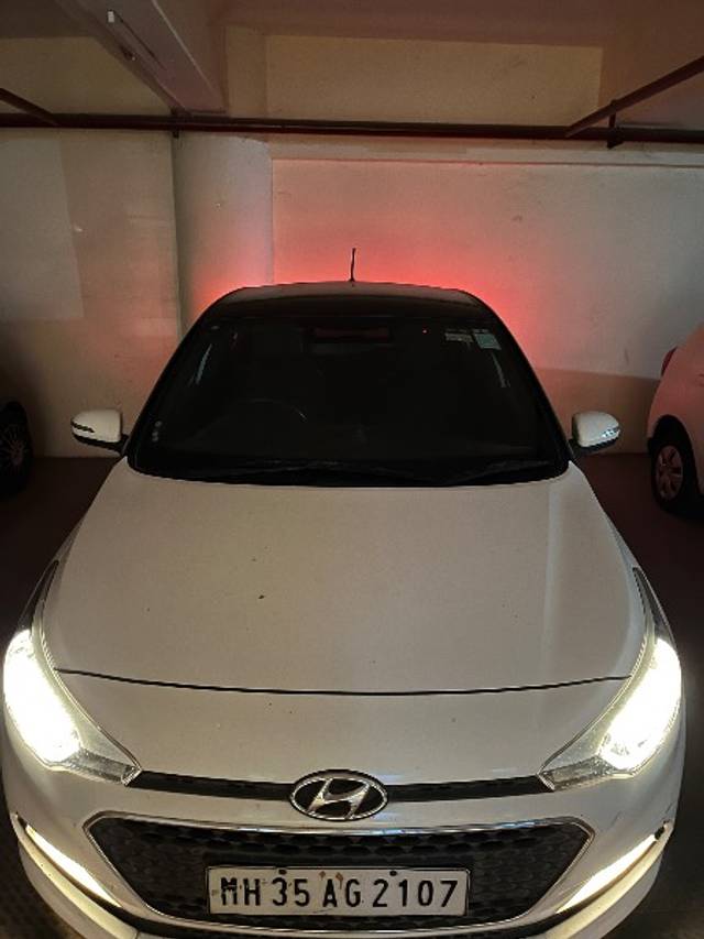 https://images10.gaadi.com/usedgaadi-sellcar/UsedCar/e5d7d127a/f1a9e6ca-3396-4493-b608-f083e7949d8d.jpeg?imwidth=6400