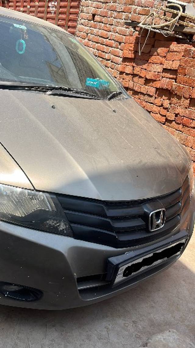 https://images10.gaadi.com/usedgaadi-sellcar/UsedCar/e5d7d940a/7cd179a1-48cd-46fb-ac57-b17900564581.jpeg?imwidth=6400