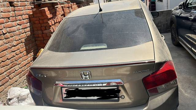 https://images10.gaadi.com/usedgaadi-sellcar/UsedCar/e5d7d940a/a6f6a3f9-bc40-45bb-b6a2-bfd27377d19b.jpeg?imwidth=6401