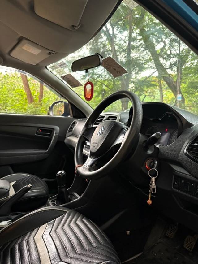 https://images10.gaadi.com/usedgaadi-sellcar/UsedCar/e5d80e4ba/9476ae11-3206-43a0-97a8-e93df34fb762.jpeg?imwidth=6400
