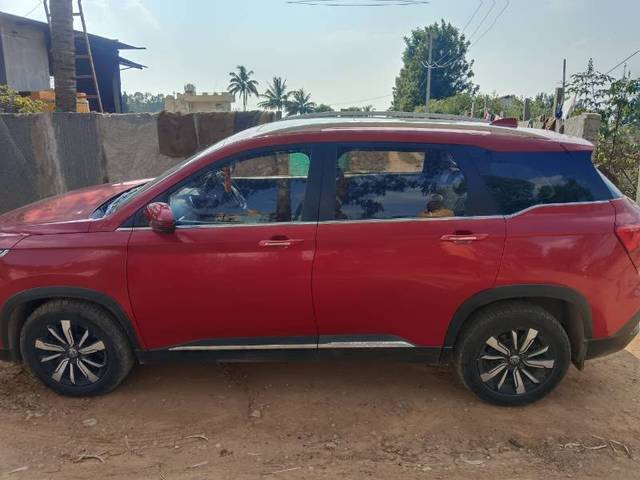 https://images10.gaadi.com/usedgaadi-sellcar/UsedCar/e5d899bfa/e9a33b20-becb-45c9-a33c-cb446c9be5e8.jpg?imwidth=6402