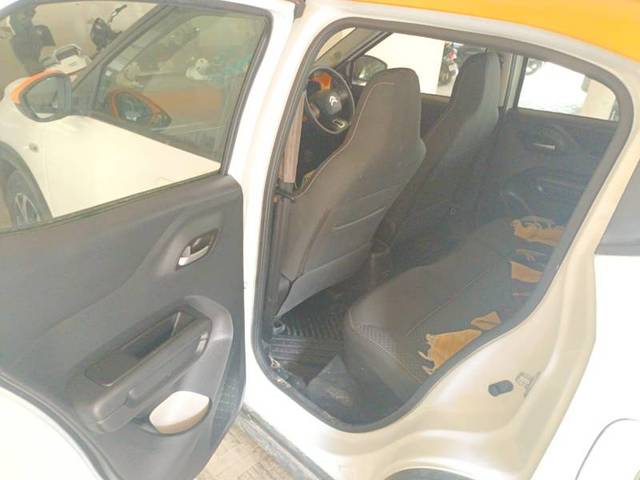 https://images10.gaadi.com/usedgaadi-sellcar/UsedCar/e5d8ee6ba/01147a8d-a655-458f-bcea-79decfed7267.jpg?imwidth=6401
