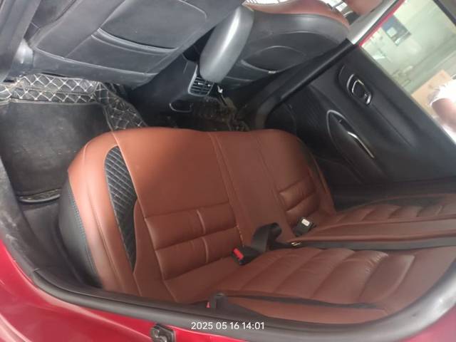 https://images10.gaadi.com/usedgaadi-sellcar/UsedCar/e5d8fc31a/e7abb194-9814-4730-8642-0b7928e467f7.jpeg?imwidth=6402