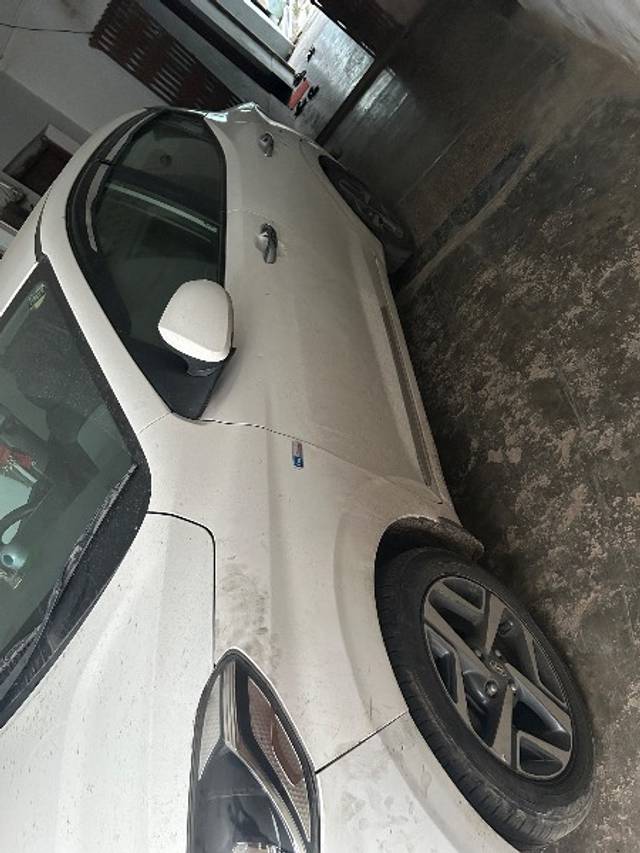 https://images10.gaadi.com/usedgaadi-sellcar/UsedCar/e5d910c2a/073a5980-b829-4b91-b900-bb39c9d29d4d.jpeg?imwidth=6402