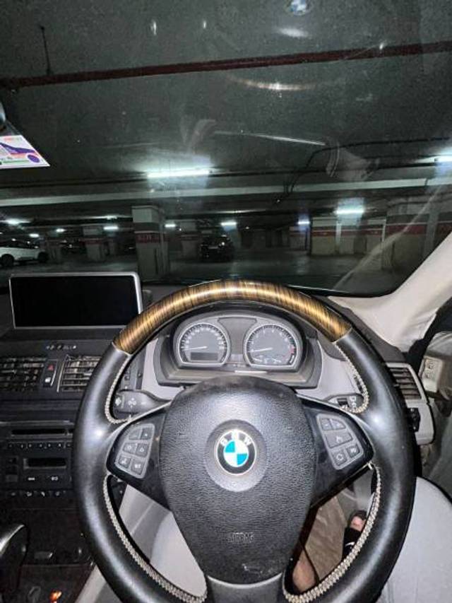 https://images10.gaadi.com/usedgaadi-sellcar/UsedCar/e5d933aea/56325f99-41e3-40d4-b4dc-99d76c5f93bf.jpg?imwidth=6402