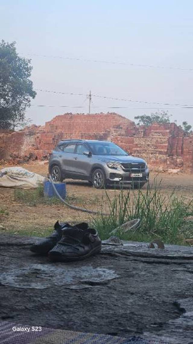 https://images10.gaadi.com/usedgaadi-sellcar/UsedCar/e5d99c90a/b35216e2-9ef6-440d-a117-4ef459f737aa.jpg?imwidth=6400