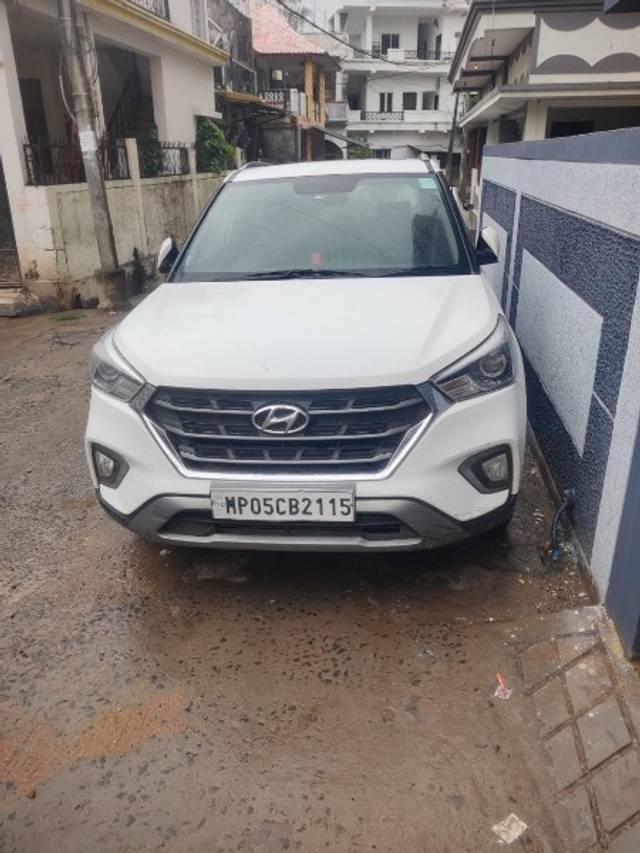 https://images10.gaadi.com/usedgaadi-sellcar/UsedCar/e5d9fa9ca/14e8358b-0de2-43bb-b5fa-82b00eb8a3e7.jpeg?imwidth=6400
