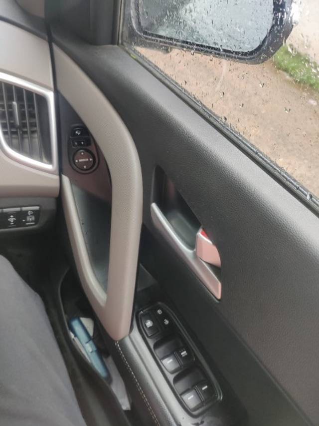 https://images10.gaadi.com/usedgaadi-sellcar/UsedCar/e5d9fa9ca/698e0846-d446-4956-a632-cf6a13fb458a.jpeg?imwidth=6401
