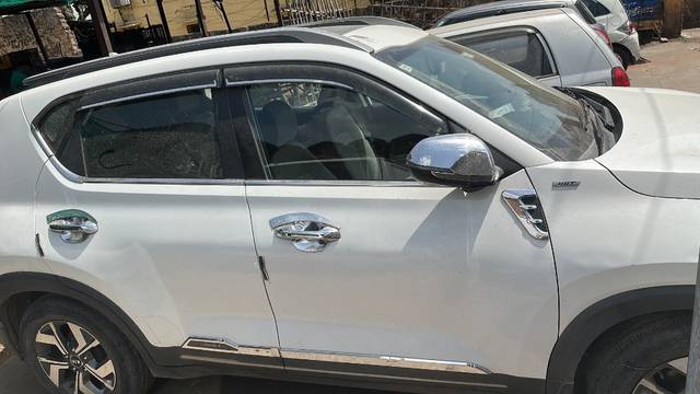 https://images10.gaadi.com/usedgaadi-sellcar/UsedCar/e5da262fa/c4f370d5-27ab-4dec-9b47-8a3be936bfca.jpeg?imwidth=6402