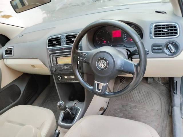 https://images10.gaadi.com/usedgaadi-sellcar/UsedCar/e5da72bda/e88cf2ae-5823-4e39-a007-56883cc20b7f.jpg?imwidth=6401
