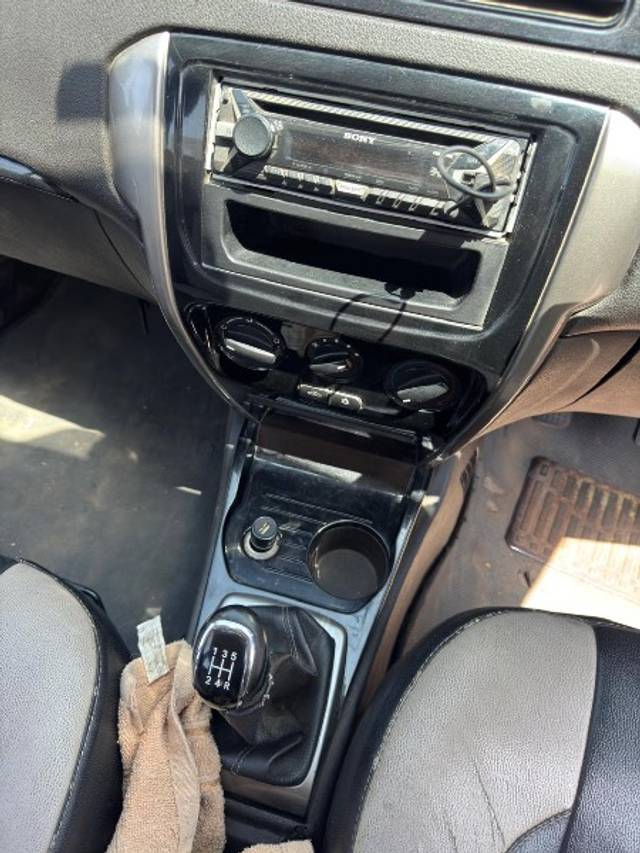 https://images10.gaadi.com/usedgaadi-sellcar/UsedCar/e5dace48a/4424952a-cb26-4002-9f7f-be88d8999327.jpeg?imwidth=6402