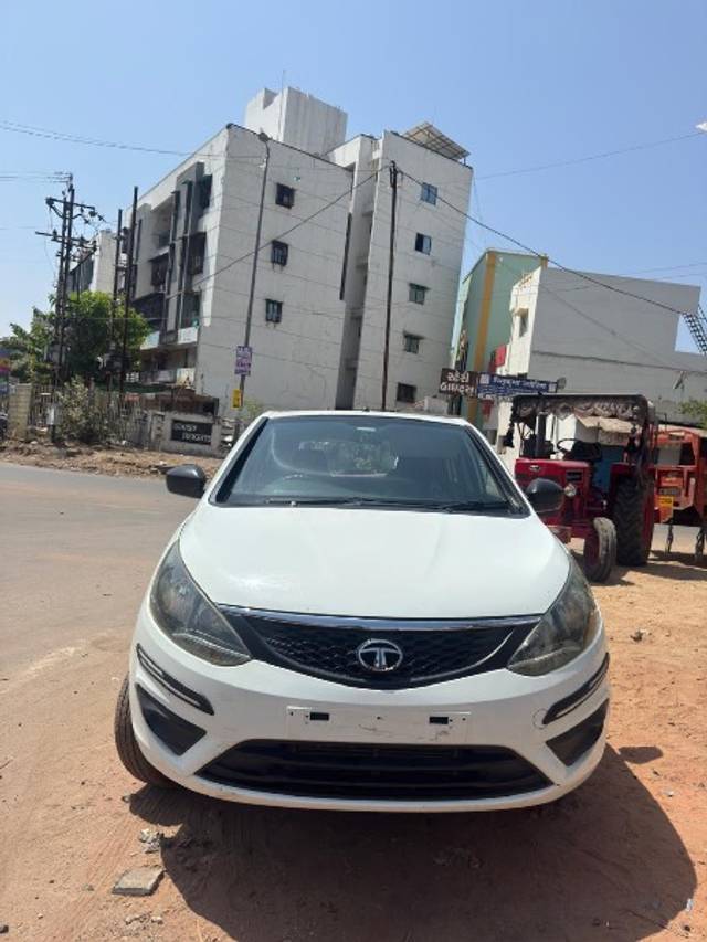 https://images10.gaadi.com/usedgaadi-sellcar/UsedCar/e5dace48a/89b1b8ff-2f92-4de3-8df9-6ec58b4458c3.jpeg?imwidth=6400