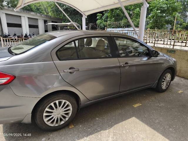 https://images10.gaadi.com/usedgaadi-sellcar/UsedCar/e5dae22da/bc6309d7-0ef2-4e69-886e-b9bed49e72ca.jpg?imwidth=6400