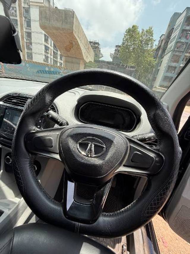 https://images10.gaadi.com/usedgaadi-sellcar/UsedCar/e5db4afaa/da8ab726-86d1-4698-8c17-bb6f2ee229b2.jpg?imwidth=6400