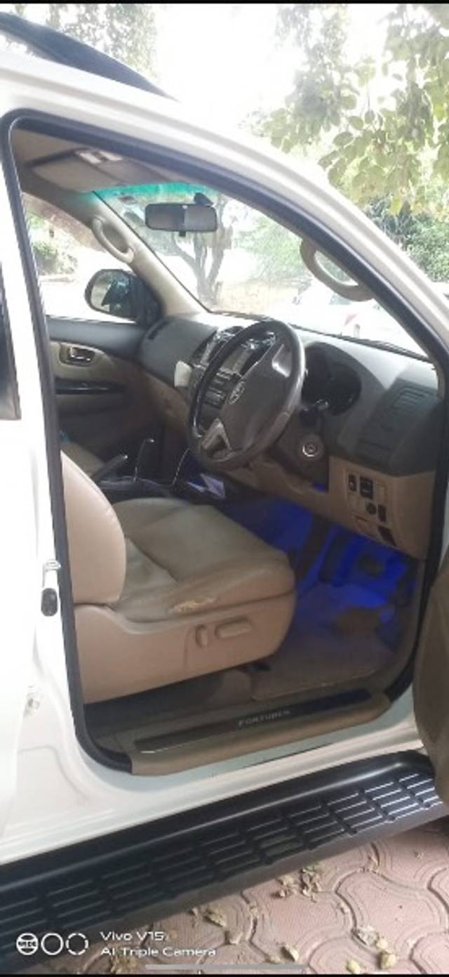 https://images10.gaadi.com/usedgaadi-sellcar/UsedCar/e5db5104a/7bd999a9-44f6-437a-ad00-ba8bdf2ead9c.png?imwidth=6401