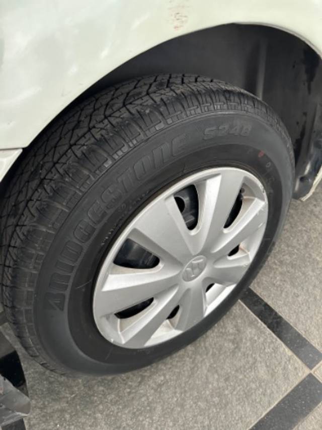 https://images10.gaadi.com/usedgaadi-sellcar/UsedCar/e5db555ba/73df71ad-2b44-40f9-816f-c79ddaff5e9e.jpeg?imwidth=6401