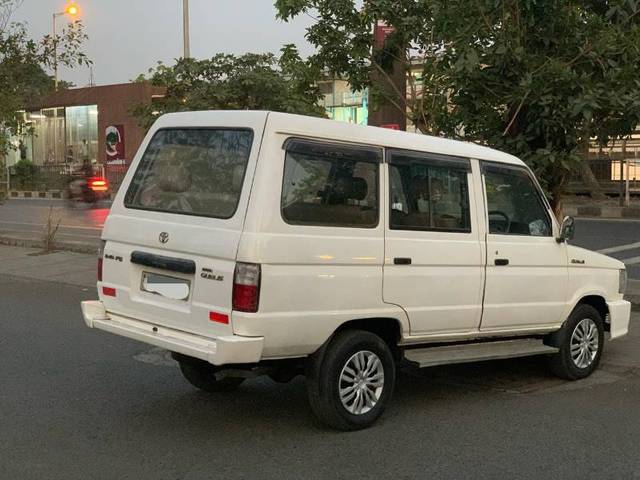 https://images10.gaadi.com/usedgaadi-sellcar/UsedCar/e5db6d1da/2dad337b-071f-49bc-a484-a3d37b631875.jpg?imwidth=6401