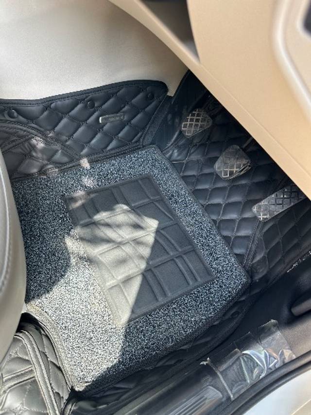 https://images10.gaadi.com/usedgaadi-sellcar/UsedCar/e5db7b94a/1c0fbe64-a2d3-4f17-a737-eafd75bb65a6.jpeg?imwidth=6402