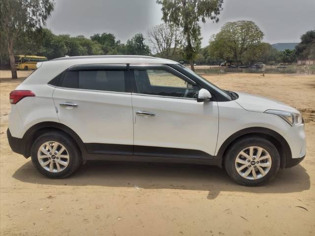 https://images10.gaadi.com/usedgaadi-sellcar/UsedCar/e5db7d5ea/4675f729-3a5a-4ba6-bb8f-d990aff572e9.jpeg?imwidth=6401