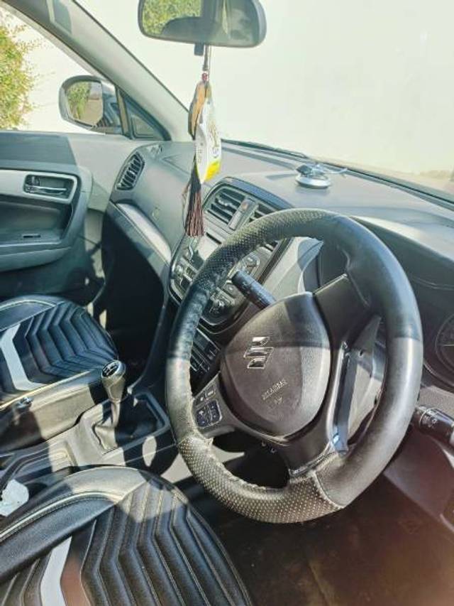 https://images10.gaadi.com/usedgaadi-sellcar/UsedCar/e5db9994a/28725372-05c1-44b8-a262-ef643637bc1a.jpg?imwidth=6401