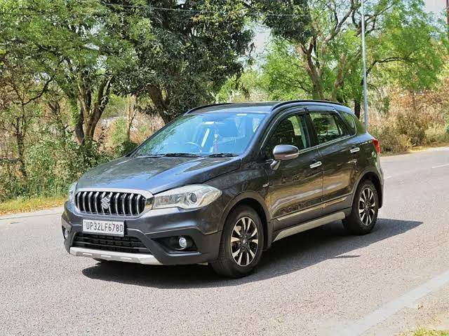 https://images10.gaadi.com/usedgaadi-sellcar/UsedCar/e5dbcddca/aa94b574-8312-490f-9aea-3eefc860315a.jpeg?imwidth=6401