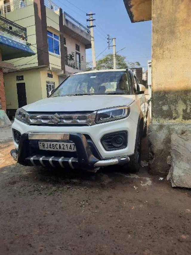 https://images10.gaadi.com/usedgaadi-sellcar/UsedCar/e5dc13bba/2f290083-fd11-4e7b-9d2e-0b903af29c7e.jpg?imwidth=6400