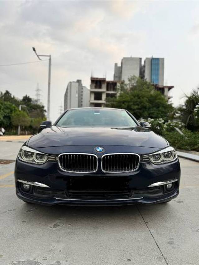 https://images10.gaadi.com/usedgaadi-sellcar/UsedCar/e5dc240ca/35970ced-91f8-4172-b5f2-a3e383be7df9.jpg?imwidth=6400