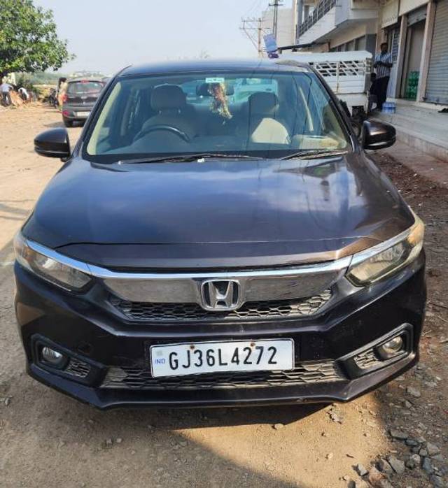https://images10.gaadi.com/usedgaadi-sellcar/UsedCar/e5dc32bfa/361cbb10-f097-421d-9aa8-1e58efa2a14b.jpeg?imwidth=6400