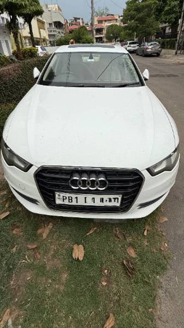 https://images10.gaadi.com/usedgaadi-sellcar/UsedCar/e5dc6309a/4b34ac7c-907c-4f68-b9f6-4a6e6933561d.jpg?imwidth=6400