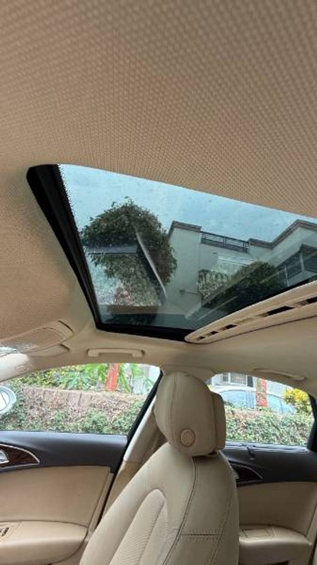 https://images10.gaadi.com/usedgaadi-sellcar/UsedCar/e5dc6309a/95d9e74e-851e-4dea-b427-d227cf2a9ead.jpg?imwidth=6402