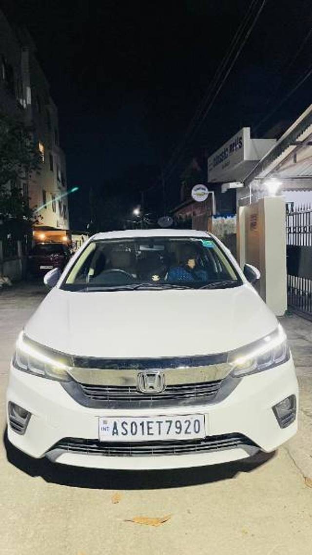 https://images10.gaadi.com/usedgaadi-sellcar/UsedCar/e5dc9835a/36ffbe93-c485-4b7f-bd85-581b2f333fda.jpg?imwidth=6400