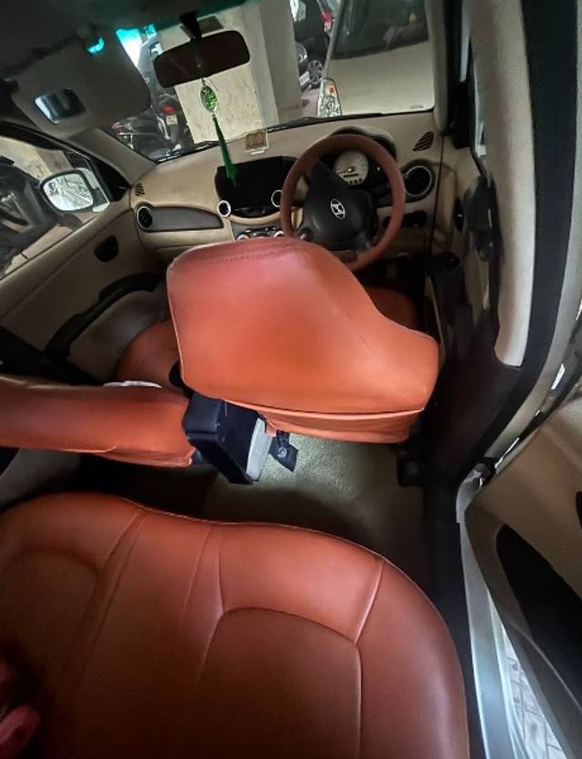 https://images10.gaadi.com/usedgaadi-sellcar/UsedCar/e5dcb294a/773c65a4-7fe3-428d-b73a-4e2adce28ecd.jpeg?imwidth=6402