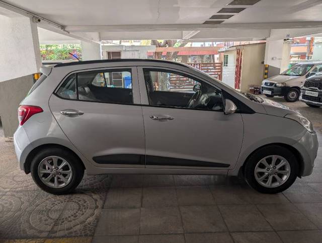 https://images10.gaadi.com/usedgaadi-sellcar/UsedCar/e5dcfeffa/aada1b1a-cf59-431f-8512-af065b1a5b61.jpg?imwidth=6400