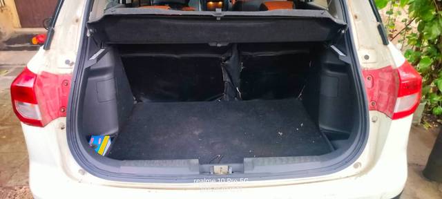https://images10.gaadi.com/usedgaadi-sellcar/UsedCar/e5dda5a7a/0c704d1a-cc1d-4555-a554-0c6415ef2d1c.jpg?imwidth=6401