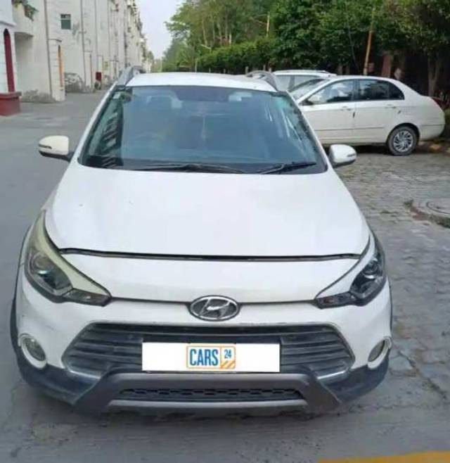 https://images10.gaadi.com/usedgaadi-sellcar/UsedCar/e5dda718a/b0f2c111-baab-40fb-aa12-035d094942a8.jpeg?imwidth=6400