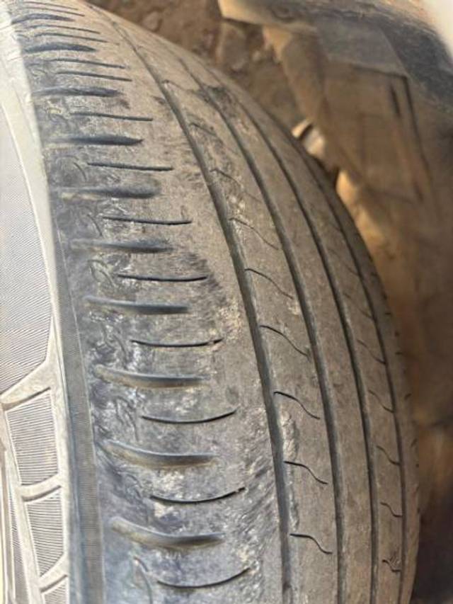 https://images10.gaadi.com/usedgaadi-sellcar/UsedCar/e5ddc65ca/5196ce9a-f0be-45af-840f-1ed580a5abc7.jpeg?imwidth=6400